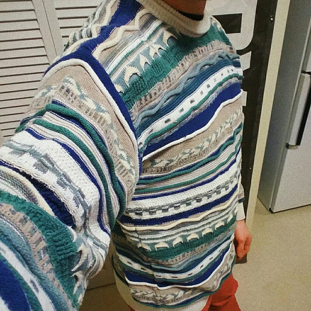 Textured/paterned colorful crewneck sweater